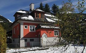 Villa Schnuck - das rote Ferienhaus